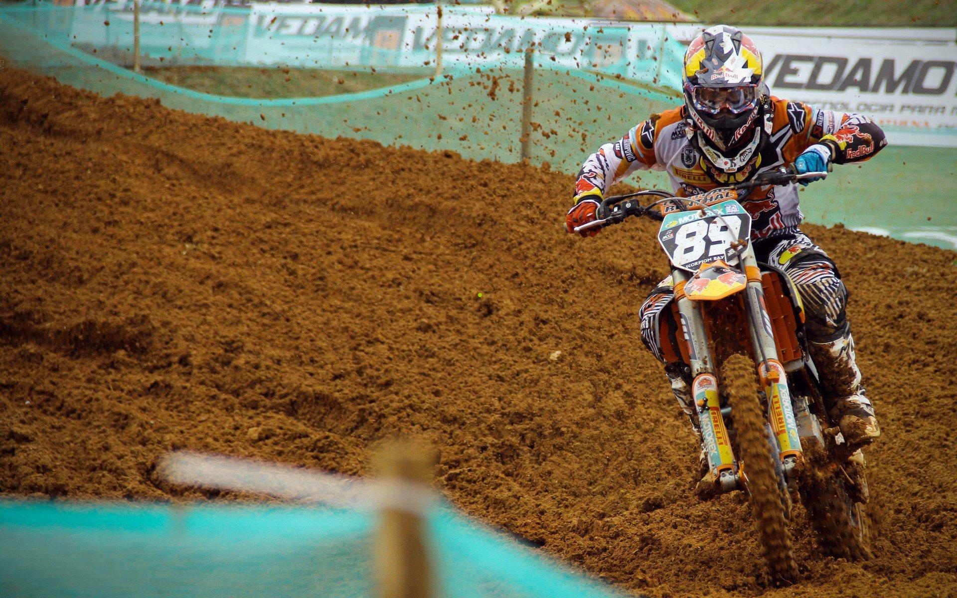 快船国王酝酿重磅交易，德罗赞与科林斯或成休赛期关键筹码