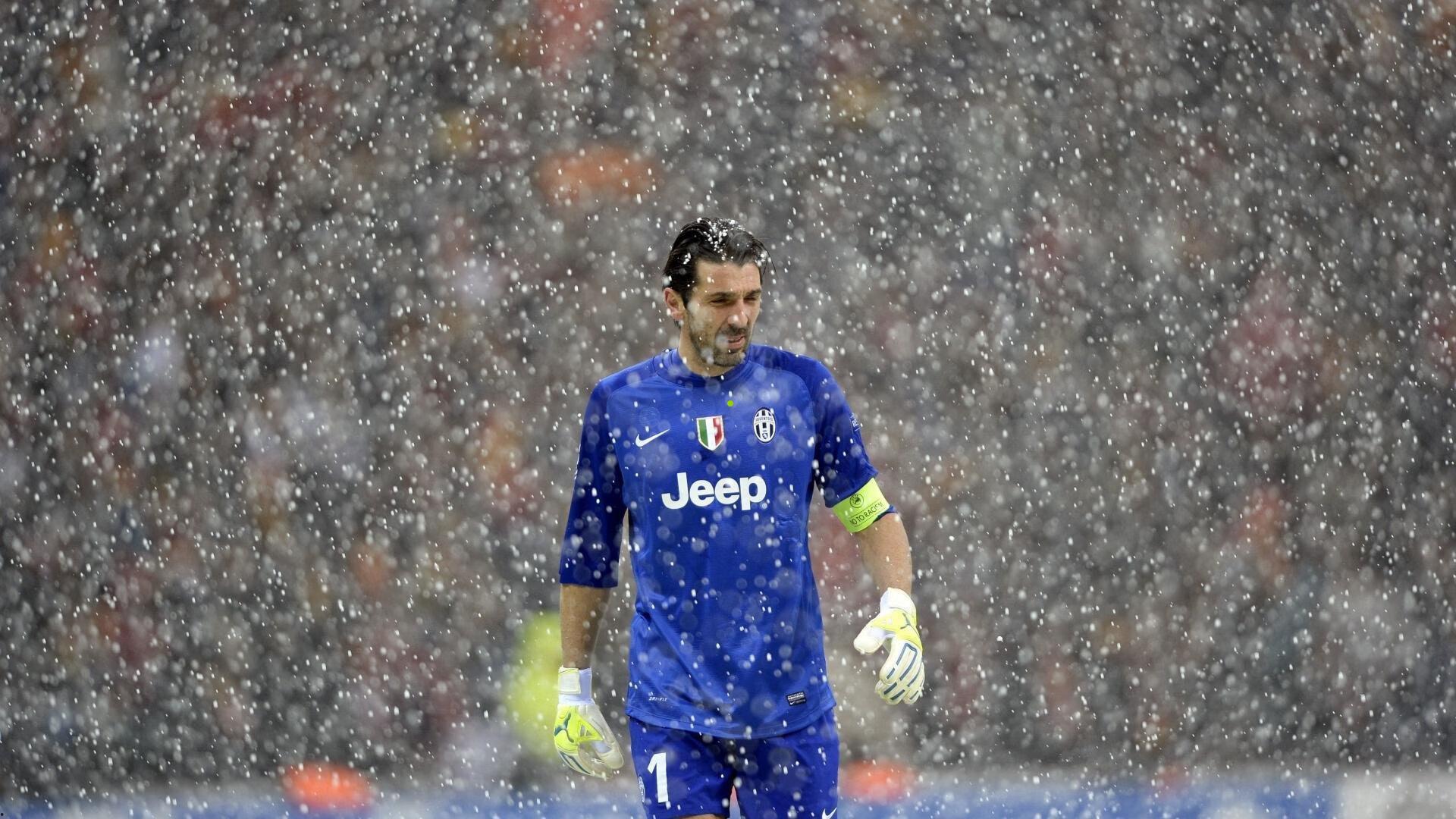 海星体育-前日本国脚槙野智章挂靴落幕，传奇生涯曾拒中超天价合约、力抗巴西锋霸浩克